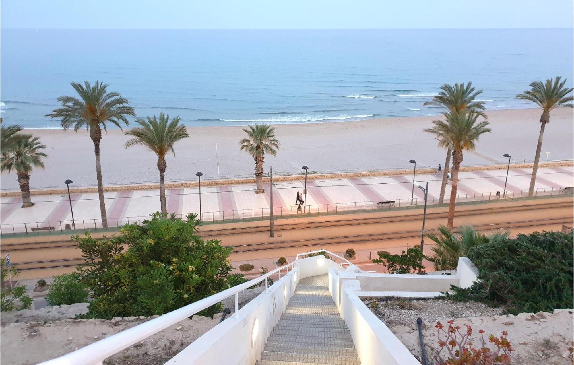 2 Bedroom Cozy Apartment In El Campello Ngoại thất bức ảnh